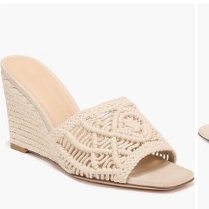 Ezrah Woven Espadrille Wedge Sandal (Women)
Veronica Beard size 9.5